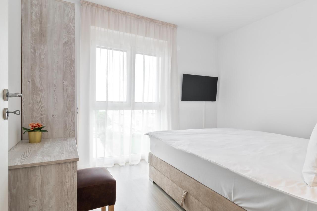 Apartamento Grand Hill Flats Oradea Exterior foto