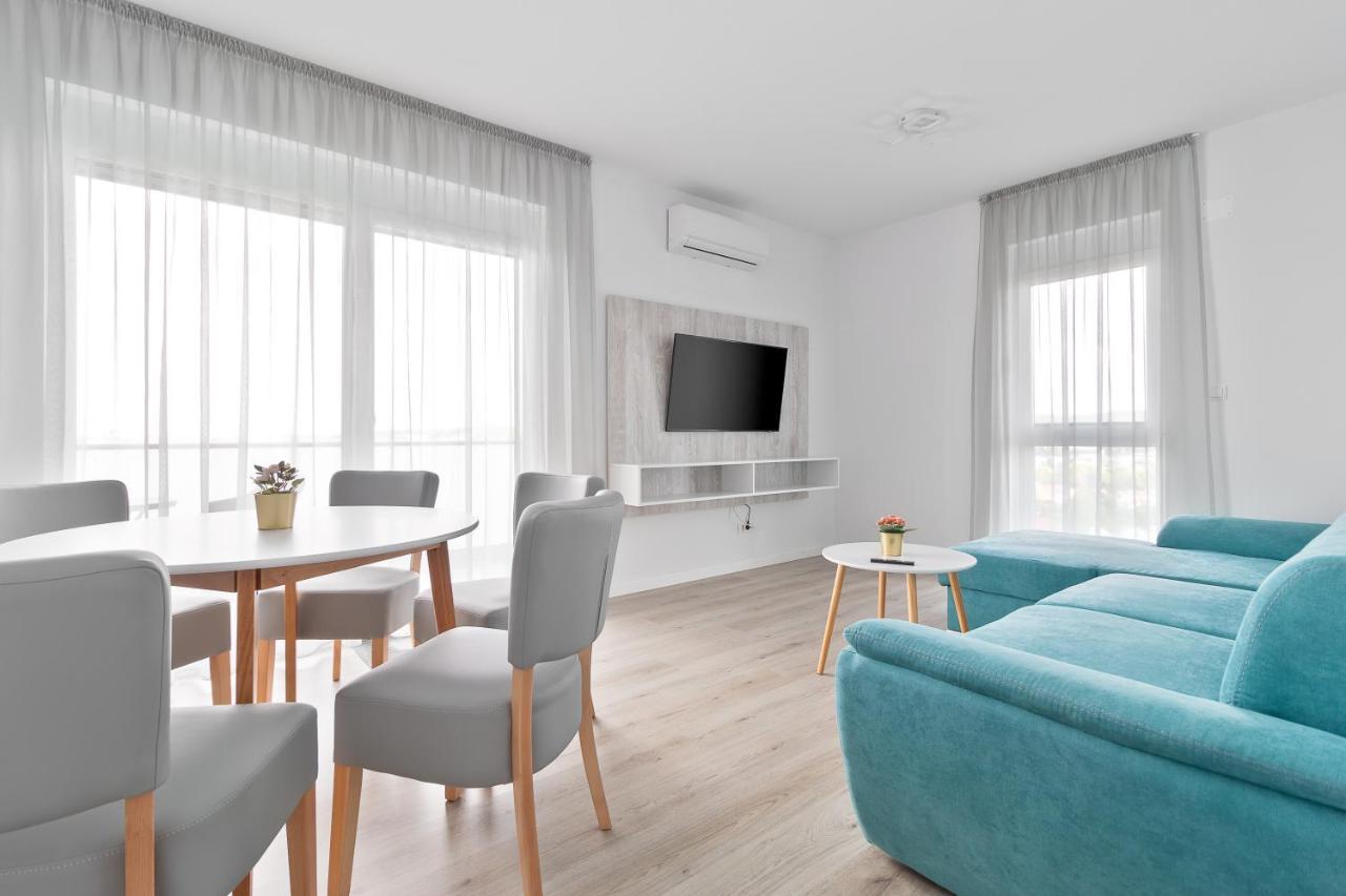 Apartamento Grand Hill Flats Oradea Exterior foto