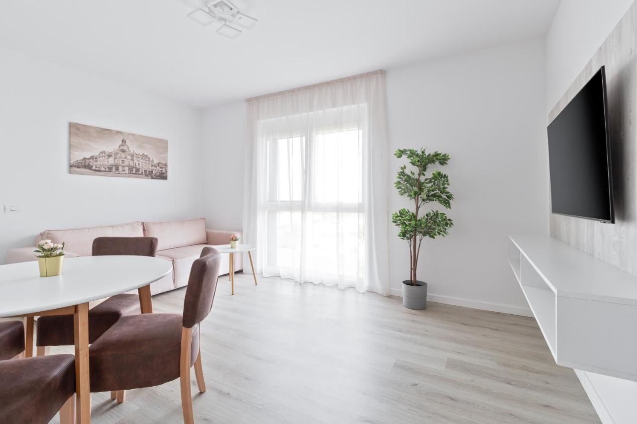 Apartamento Grand Hill Flats Oradea Exterior foto