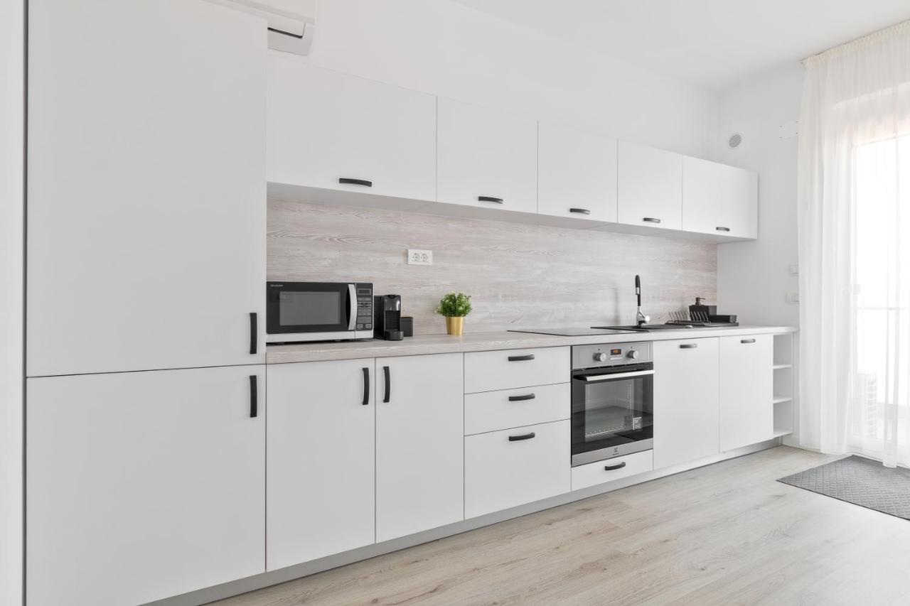 Apartamento Grand Hill Flats Oradea Exterior foto