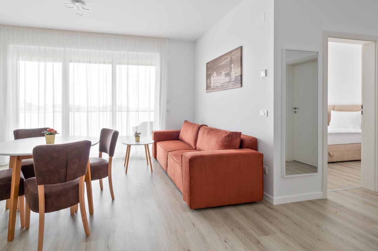 Apartamento Grand Hill Flats Oradea Exterior foto