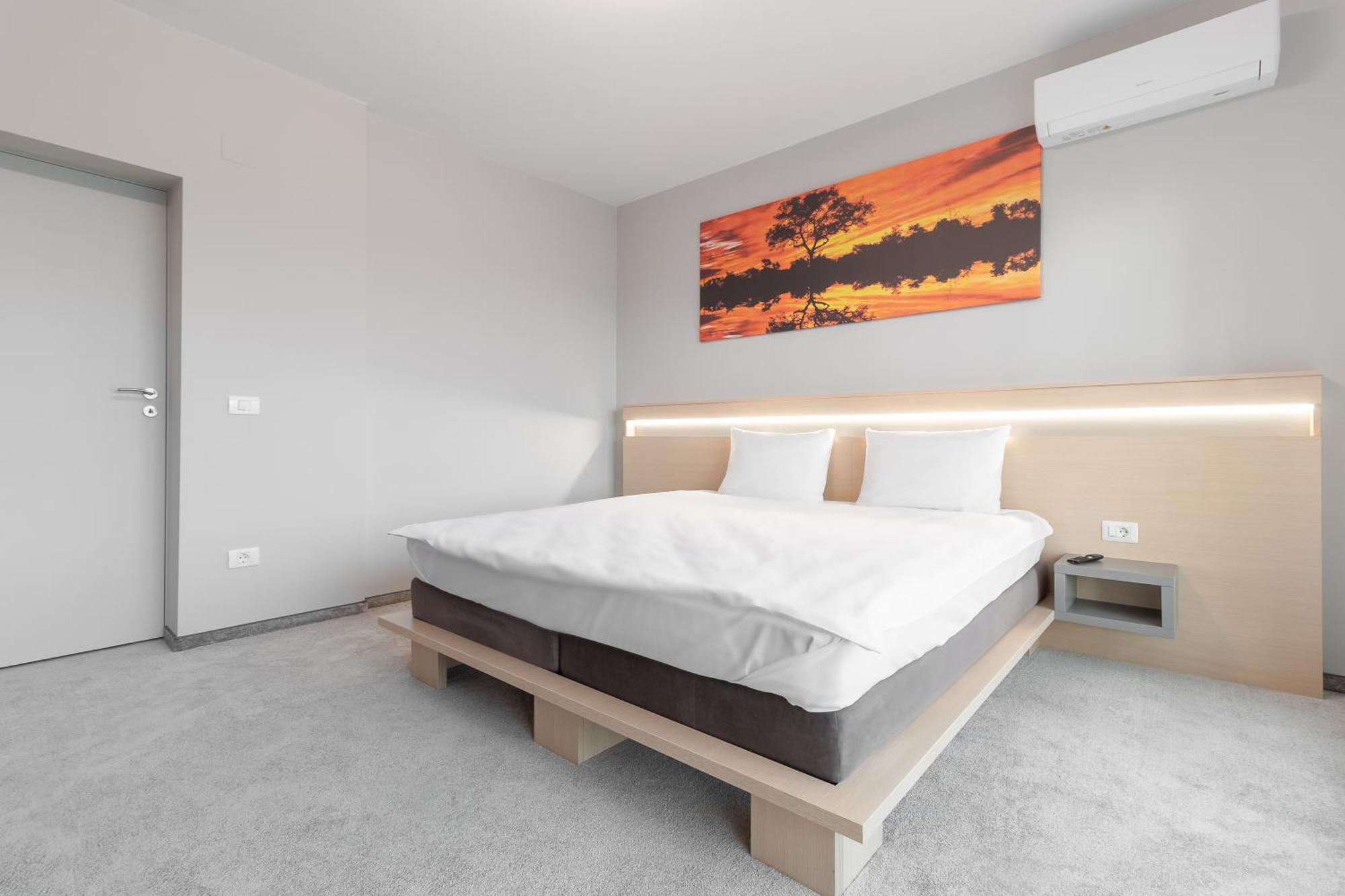 Apartamento Grand Hill Flats Oradea Exterior foto