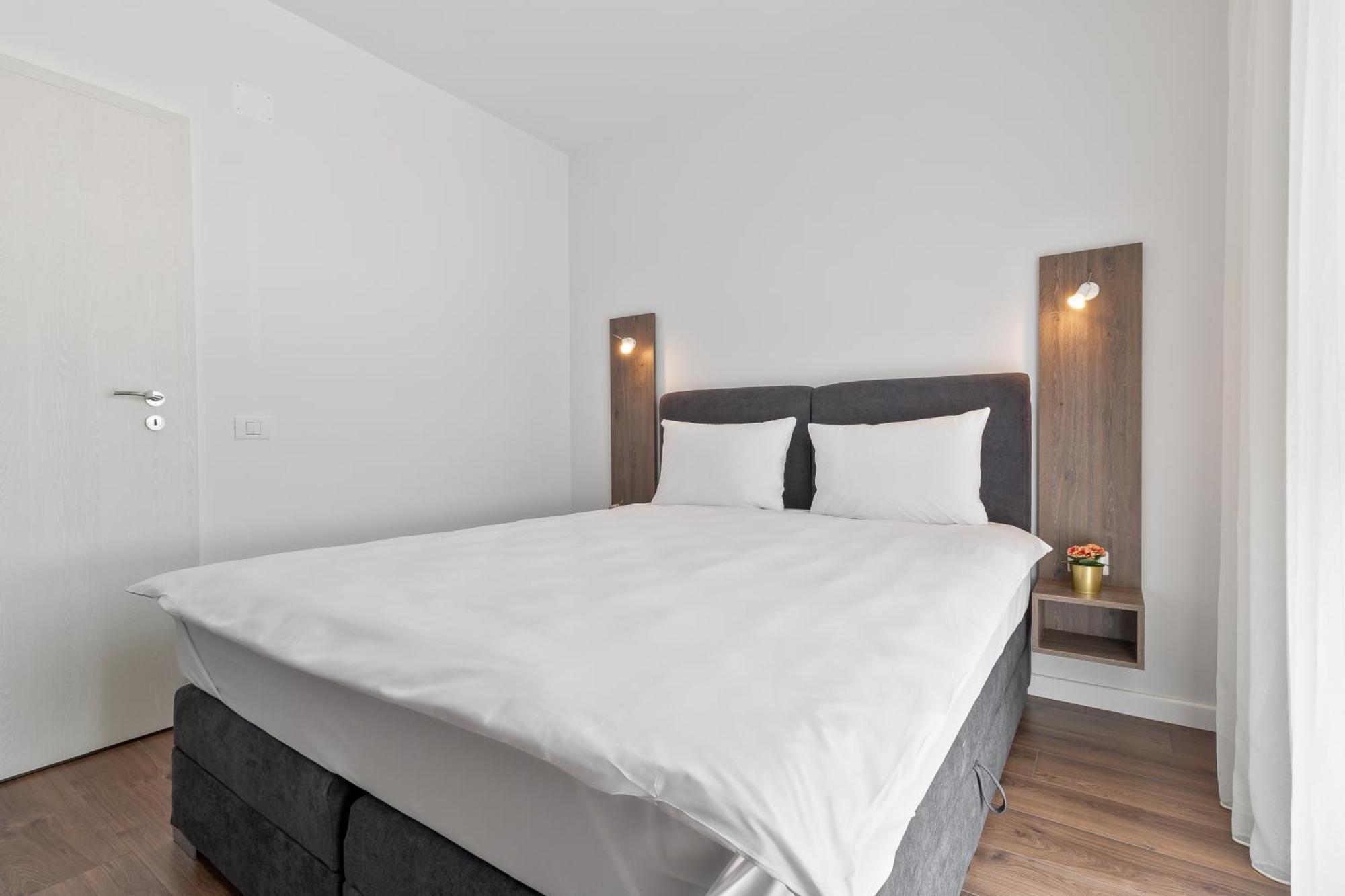 Apartamento Grand Hill Flats Oradea Exterior foto